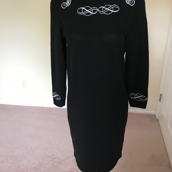 VINTAGE MIKE KORWIN BLACK SWEATER EMRODERED DRESS SIZE M - Picture 3 of 8